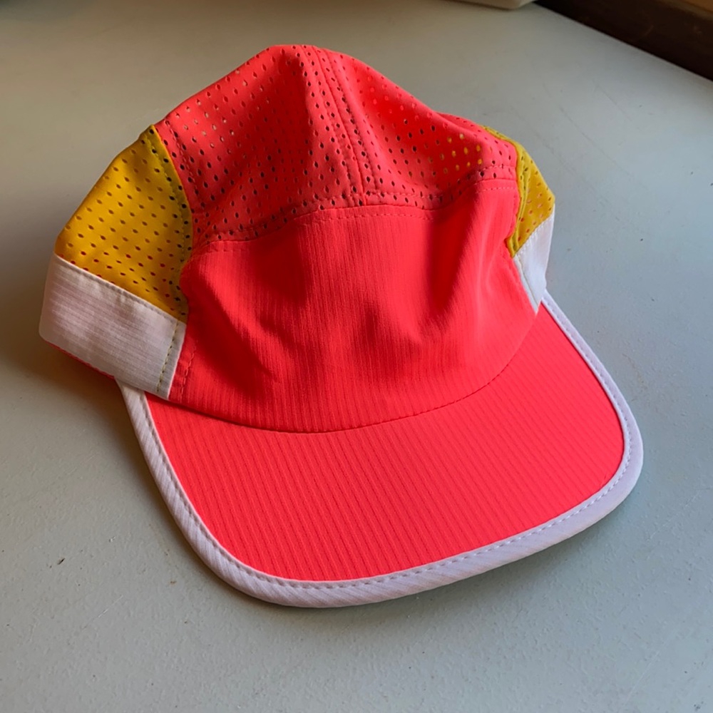 Brooks running mesh hat